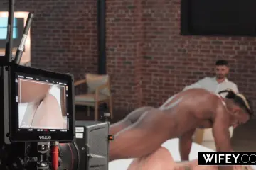 Sammm And Alex In Scene Where Tiny Hotwife Devours Monster BBC